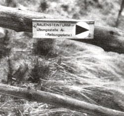 Klettersteigmarkierung am Rauenstein