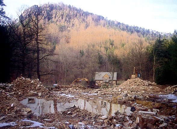 Das Stasiheim am Zeughaus wird abgerissen (Foto: P. R�ger)